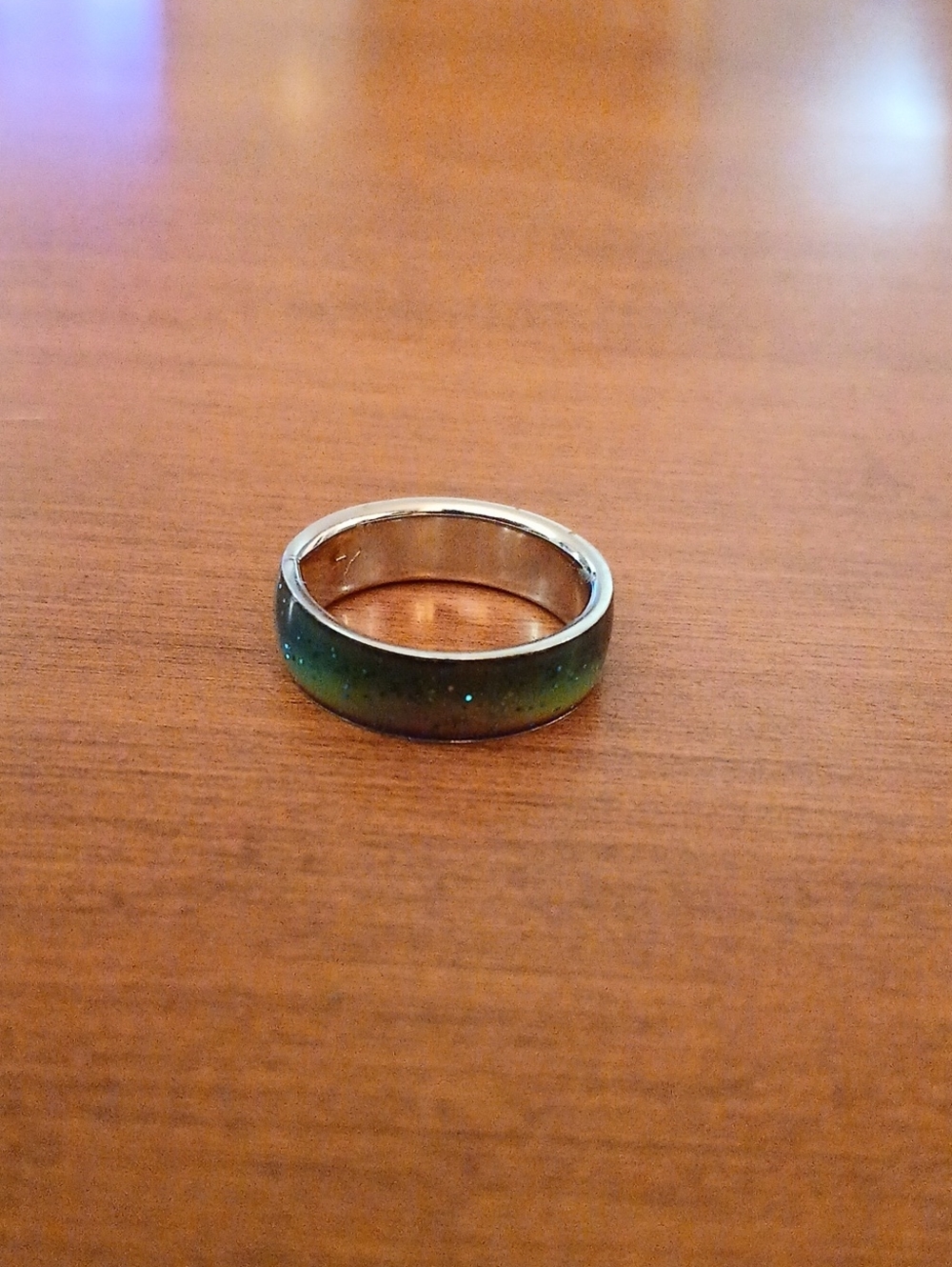 Sparkly Mood Ring Color Changing  Iridescent Women's Fashion Ring Size 7